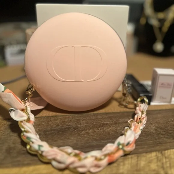 Dior Beaute Iconic Makeup Bundle NEW in Box - Picture 2 of 13